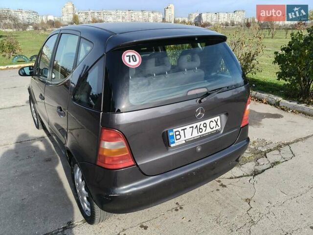 Серый Мерседес А класс, объемом двигателя 1.6 л и пробегом 235 тыс. км за 4200 $, фото 6 на Automoto.ua