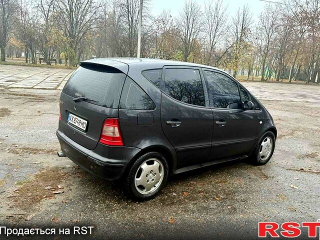 Серый Мерседес А класс, объемом двигателя 1.4 л и пробегом 230 тыс. км за 2950 $, фото 1 на Automoto.ua