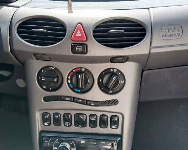 Серый Мерседес А класс, объемом двигателя 1.6 л и пробегом 226 тыс. км за 2800 $, фото 6 на Automoto.ua