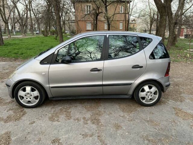 Серый Мерседес А класс, объемом двигателя 1.7 л и пробегом 290 тыс. км за 2900 $, фото 2 на Automoto.ua