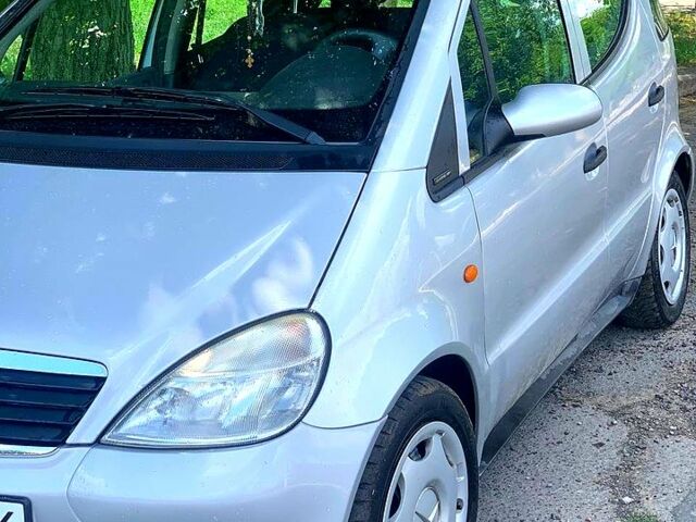 Сірий Мерседес А клас, об'ємом двигуна 1.4 л та пробігом 240 тис. км за 2300 $, фото 1 на Automoto.ua
