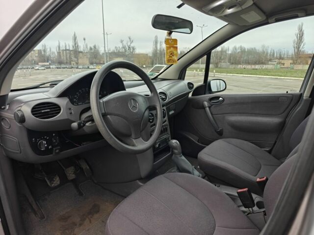 Сірий Мерседес А клас, об'ємом двигуна 1.4 л та пробігом 176 тис. км за 2700 $, фото 8 на Automoto.ua