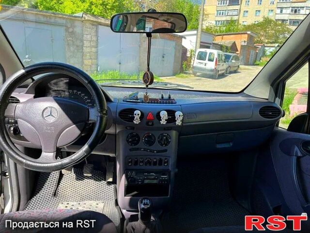 Серый Мерседес А класс, объемом двигателя 1.4 л и пробегом 230 тыс. км за 3300 $, фото 9 на Automoto.ua
