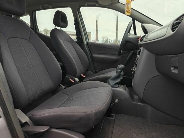 Сірий Мерседес А клас, об'ємом двигуна 1.4 л та пробігом 176 тис. км за 2700 $, фото 10 на Automoto.ua