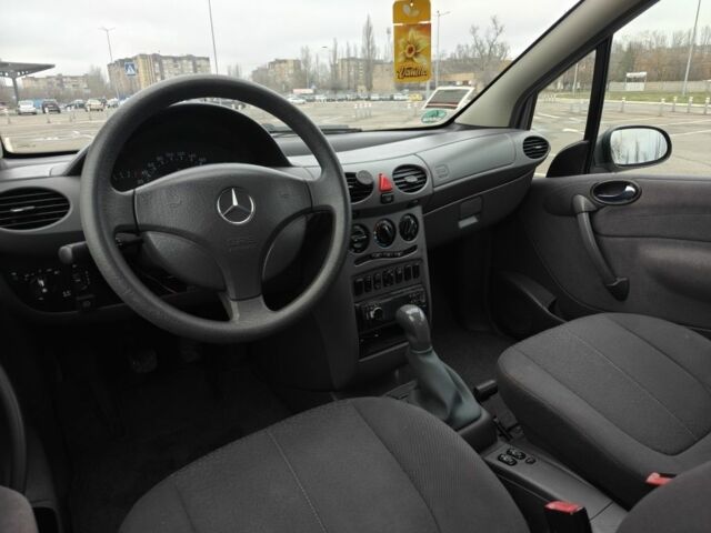 Сірий Мерседес А клас, об'ємом двигуна 1.4 л та пробігом 176 тис. км за 2700 $, фото 9 на Automoto.ua