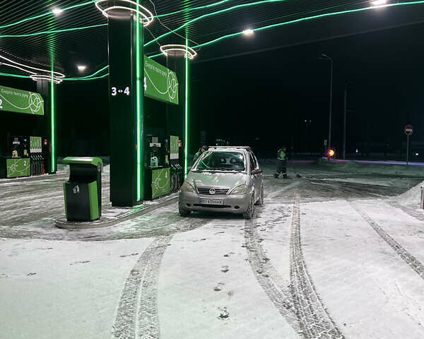 Серый Мерседес А класс, объемом двигателя 1.6 л и пробегом 270 тыс. км за 2800 $, фото 8 на Automoto.ua