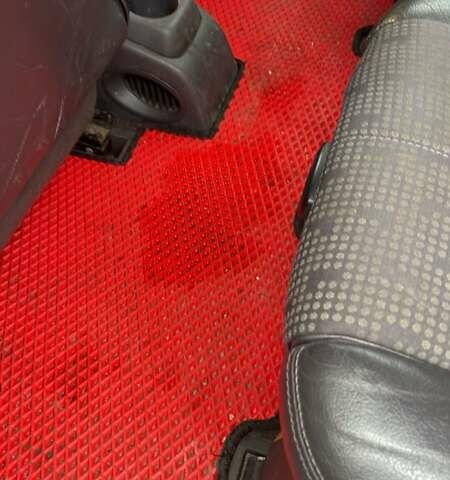 Серый Мерседес А класс, объемом двигателя 1.4 л и пробегом 230 тыс. км за 2500 $, фото 5 на Automoto.ua