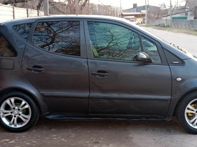 Серый Мерседес А класс, объемом двигателя 1.7 л и пробегом 300 тыс. км за 2000 $, фото 6 на Automoto.ua