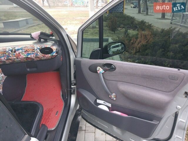 Сірий Мерседес А клас, об'ємом двигуна 1.4 л та пробігом 120 тис. км за 4600 $, фото 5 на Automoto.ua