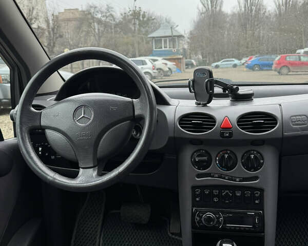 Сірий Мерседес А клас, об'ємом двигуна 1.6 л та пробігом 188 тис. км за 3999 $, фото 7 на Automoto.ua