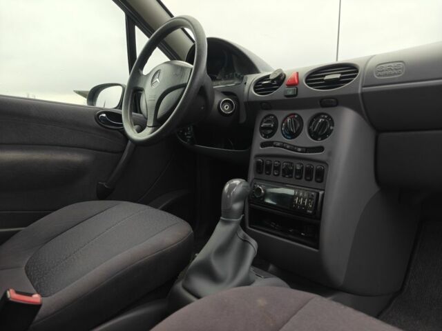 Сірий Мерседес А клас, об'ємом двигуна 1.4 л та пробігом 176 тис. км за 2700 $, фото 11 на Automoto.ua