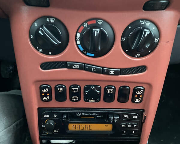 Сірий Мерседес А клас, об'ємом двигуна 1.69 л та пробігом 300 тис. км за 3000 $, фото 10 на Automoto.ua