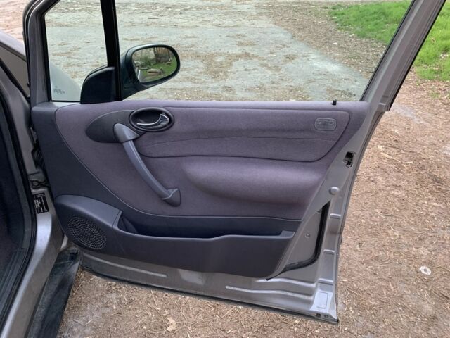 Серый Мерседес А класс, объемом двигателя 1.7 л и пробегом 290 тыс. км за 2900 $, фото 17 на Automoto.ua