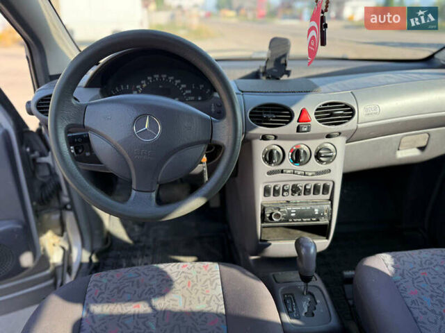 Серый Мерседес А класс, объемом двигателя 1.7 л и пробегом 251 тыс. км за 3600 $, фото 10 на Automoto.ua