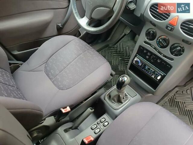 Мерседес А класс 2000 в Виннице на Automoto.ua Серый Мерседес А класс, объемом двигателя 1.6 л и пробегом 177 тыс. км за 4000 $, фото 13 на Automoto.ua