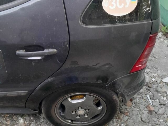 Серый Мерседес А класс, объемом двигателя 1.7 л и пробегом 380 тыс. км за 3200 $, фото 3 на Automoto.ua