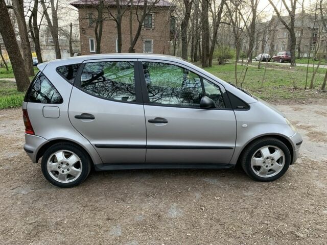 Серый Мерседес А класс, объемом двигателя 1.7 л и пробегом 290 тыс. км за 3000 $, фото 6 на Automoto.ua