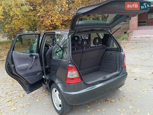 Мерседес А класс 2000 в Виннице на Automoto.ua Серый Мерседес А класс, объемом двигателя 1.6 л и пробегом 177 тыс. км за 4000 $, фото 4 на Automoto.ua