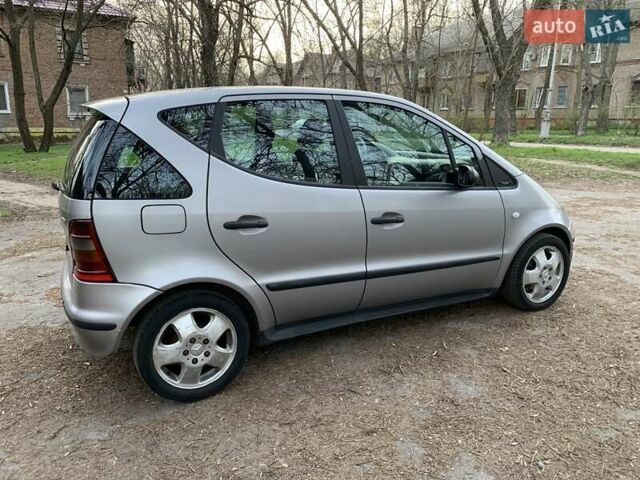 Серый Мерседес А класс, объемом двигателя 1.69 л и пробегом 290 тыс. км за 2900 $, фото 4 на Automoto.ua