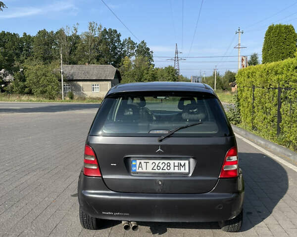 Серый Мерседес А класс, объемом двигателя 1.6 л и пробегом 250 тыс. км за 2600 $, фото 5 на Automoto.ua