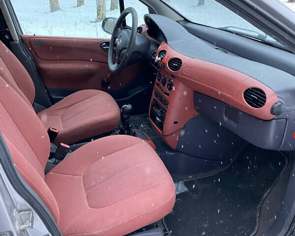 Сірий Мерседес А клас, об'ємом двигуна 1.69 л та пробігом 300 тис. км за 3000 $, фото 7 на Automoto.ua