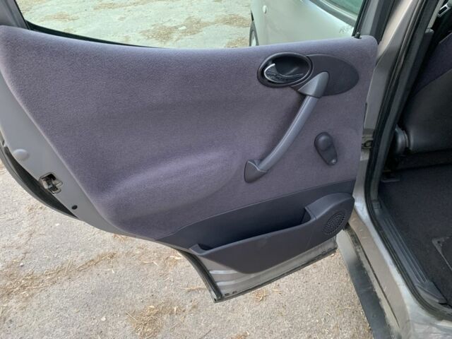 Серый Мерседес А класс, объемом двигателя 1.7 л и пробегом 290 тыс. км за 3000 $, фото 12 на Automoto.ua