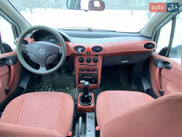 Сірий Мерседес А клас, об'ємом двигуна 1.69 л та пробігом 300 тис. км за 3000 $, фото 9 на Automoto.ua