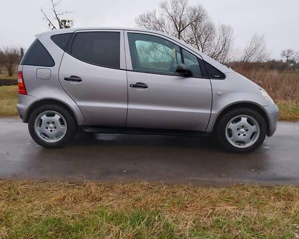 Серый Мерседес А класс, объемом двигателя 1.6 л и пробегом 157 тыс. км за 3200 $, фото 3 на Automoto.ua