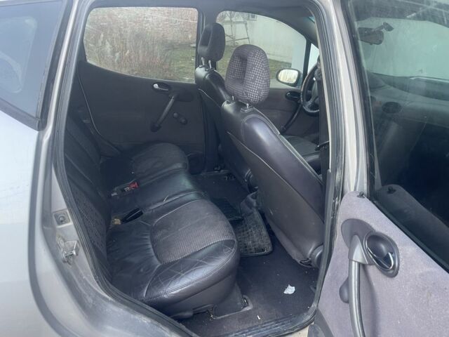 Серый Мерседес А класс, объемом двигателя 1.7 л и пробегом 250 тыс. км за 758 $, фото 2 на Automoto.ua