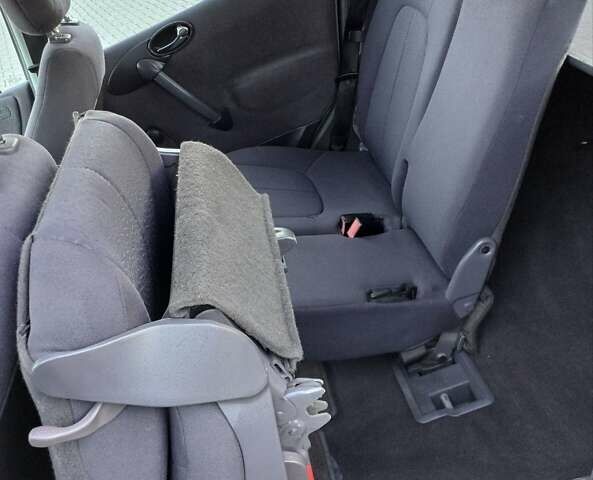 Сірий Мерседес А клас, об'ємом двигуна 1.7 л та пробігом 232 тис. км за 4000 $, фото 25 на Automoto.ua