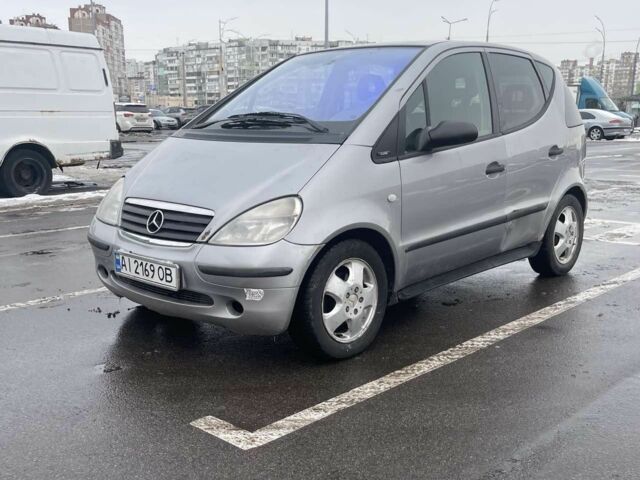 Серый Мерседес А класс, объемом двигателя 1.4 л и пробегом 180 тыс. км за 2600 $, фото 1 на Automoto.ua