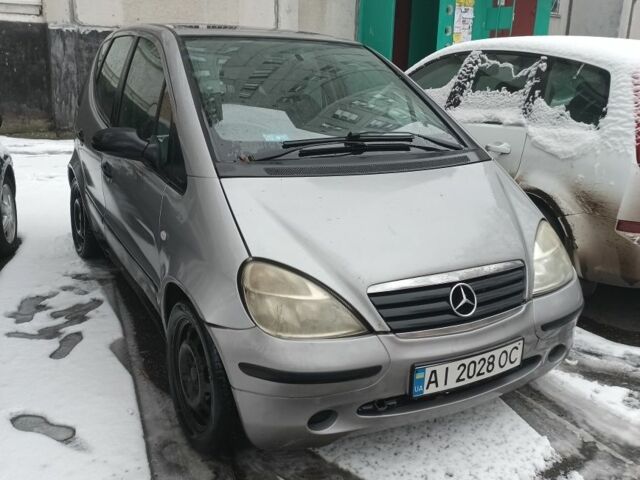 Серый Мерседес А класс, объемом двигателя 1.7 л и пробегом 390 тыс. км за 2200 $, фото 1 на Automoto.ua