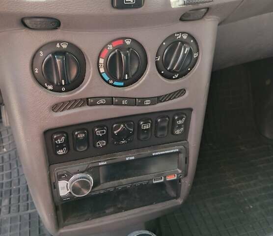 Серый Мерседес А класс, объемом двигателя 1.69 л и пробегом 273 тыс. км за 3000 $, фото 7 на Automoto.ua