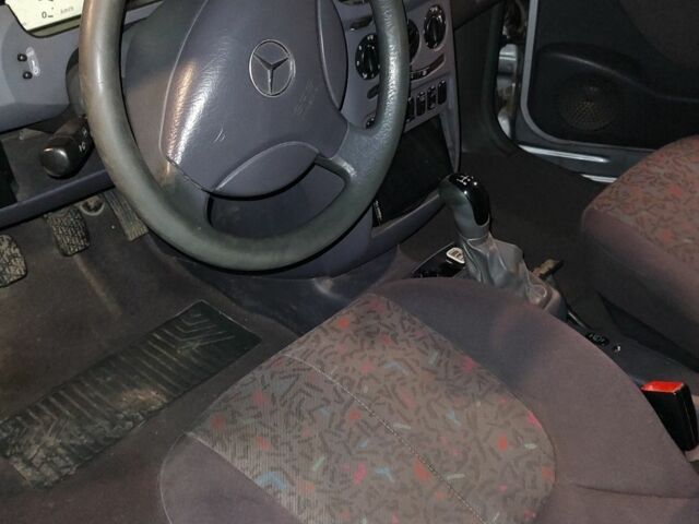 Серый Мерседес А класс, объемом двигателя 1.4 л и пробегом 190 тыс. км за 2600 $, фото 1 на Automoto.ua