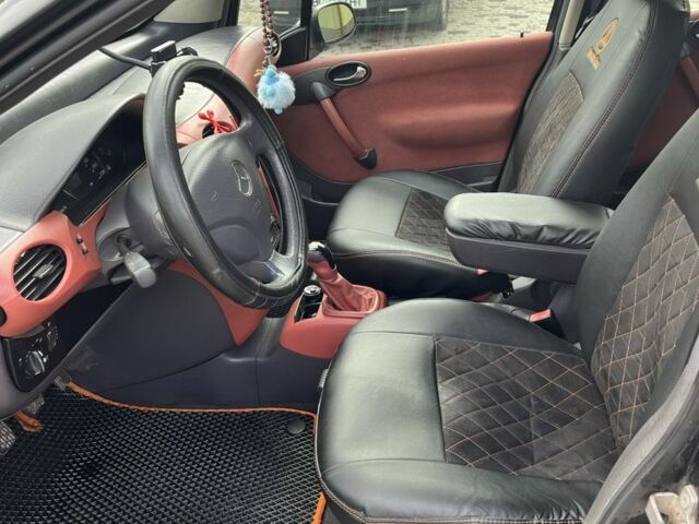 Серый Мерседес А класс, объемом двигателя 1.7 л и пробегом 340 тыс. км за 2950 $, фото 4 на Automoto.ua