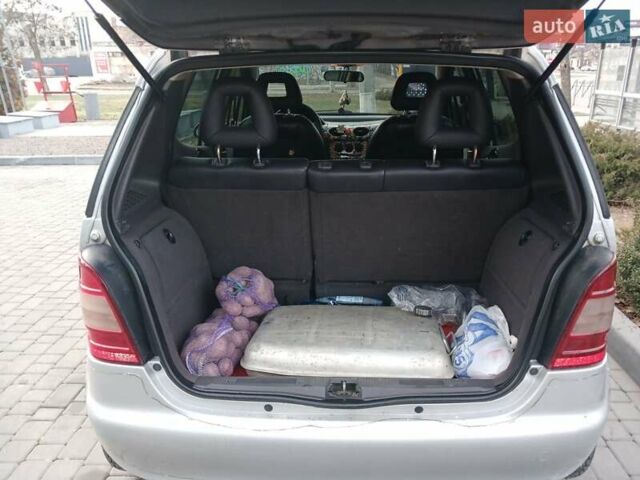 Серый Мерседес А класс, объемом двигателя 1.4 л и пробегом 120 тыс. км за 4800 $, фото 6 на Automoto.ua