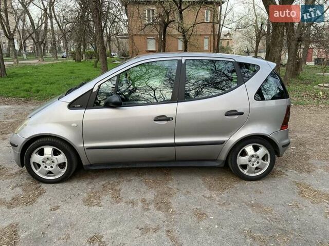 Серый Мерседес А класс, объемом двигателя 1.69 л и пробегом 290 тыс. км за 2900 $, фото 2 на Automoto.ua