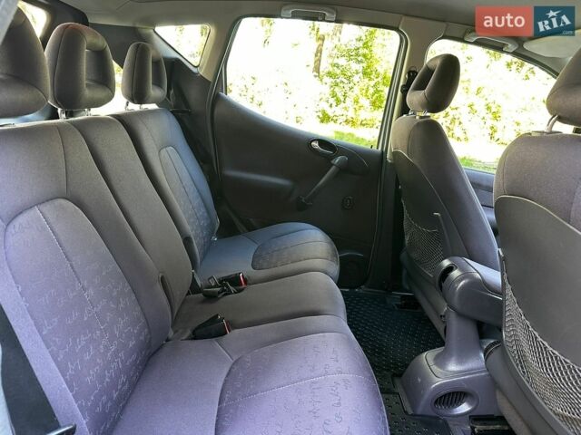 Серый Мерседес А класс, объемом двигателя 1.69 л и пробегом 270 тыс. км за 3150 $, фото 58 на Automoto.ua