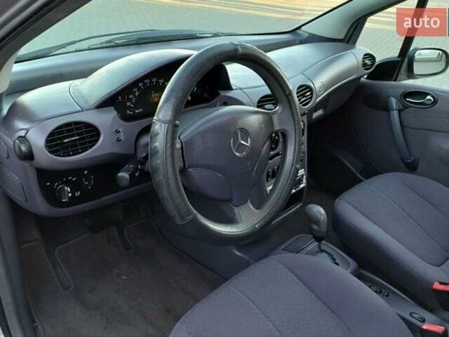 Сірий Мерседес А клас, об'ємом двигуна 1.7 л та пробігом 232 тис. км за 4000 $, фото 31 на Automoto.ua