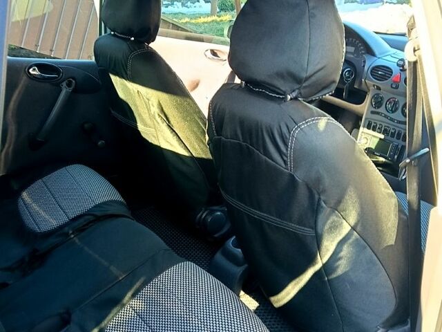 Серый Мерседес А класс, объемом двигателя 1.6 л и пробегом 258 тыс. км за 4500 $, фото 4 на Automoto.ua