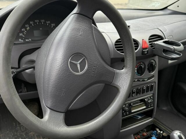 Сірий Мерседес А клас, об'ємом двигуна 1.7 л та пробігом 360 тис. км за 990 $, фото 4 на Automoto.ua