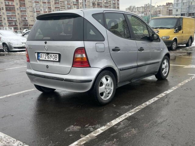 Серый Мерседес А класс, объемом двигателя 1.4 л и пробегом 230 тыс. км за 2400 $, фото 2 на Automoto.ua