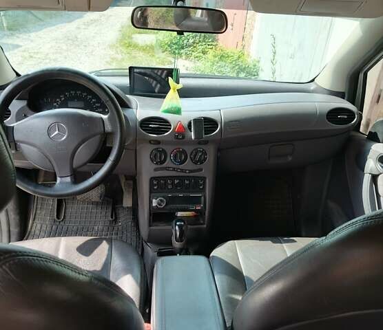 Серый Мерседес А класс, объемом двигателя 1.69 л и пробегом 273 тыс. км за 3000 $, фото 2 на Automoto.ua