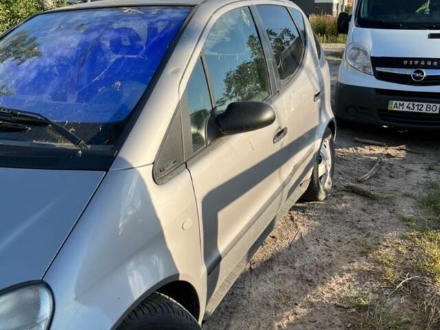 Серый Мерседес А класс, объемом двигателя 1.4 л и пробегом 200 тыс. км за 2300 $, фото 1 на Automoto.ua