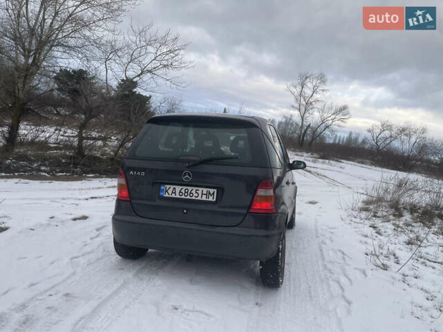 Серый Мерседес А класс, объемом двигателя 1.4 л и пробегом 167 тыс. км за 2500 $, фото 1 на Automoto.ua