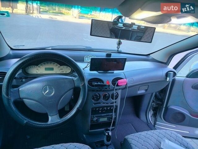 Серый Мерседес А класс, объемом двигателя 1.6 л и пробегом 230 тыс. км за 4000 $, фото 4 на Automoto.ua