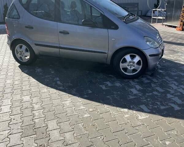 Серый Мерседес А класс, объемом двигателя 1.7 л и пробегом 30 тыс. км за 2300 $, фото 2 на Automoto.ua