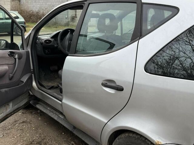 Сірий Мерседес А клас, об'ємом двигуна 1.7 л та пробігом 360 тис. км за 990 $, фото 5 на Automoto.ua