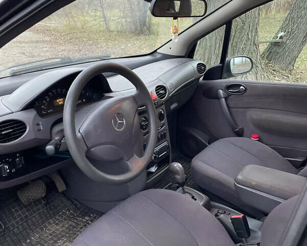 Сірий Мерседес А клас, об'ємом двигуна 1.4 л та пробігом 164 тис. км за 2400 $, фото 5 на Automoto.ua