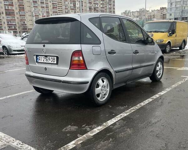 Серый Мерседес А класс, объемом двигателя 1.4 л и пробегом 230 тыс. км за 2500 $, фото 3 на Automoto.ua